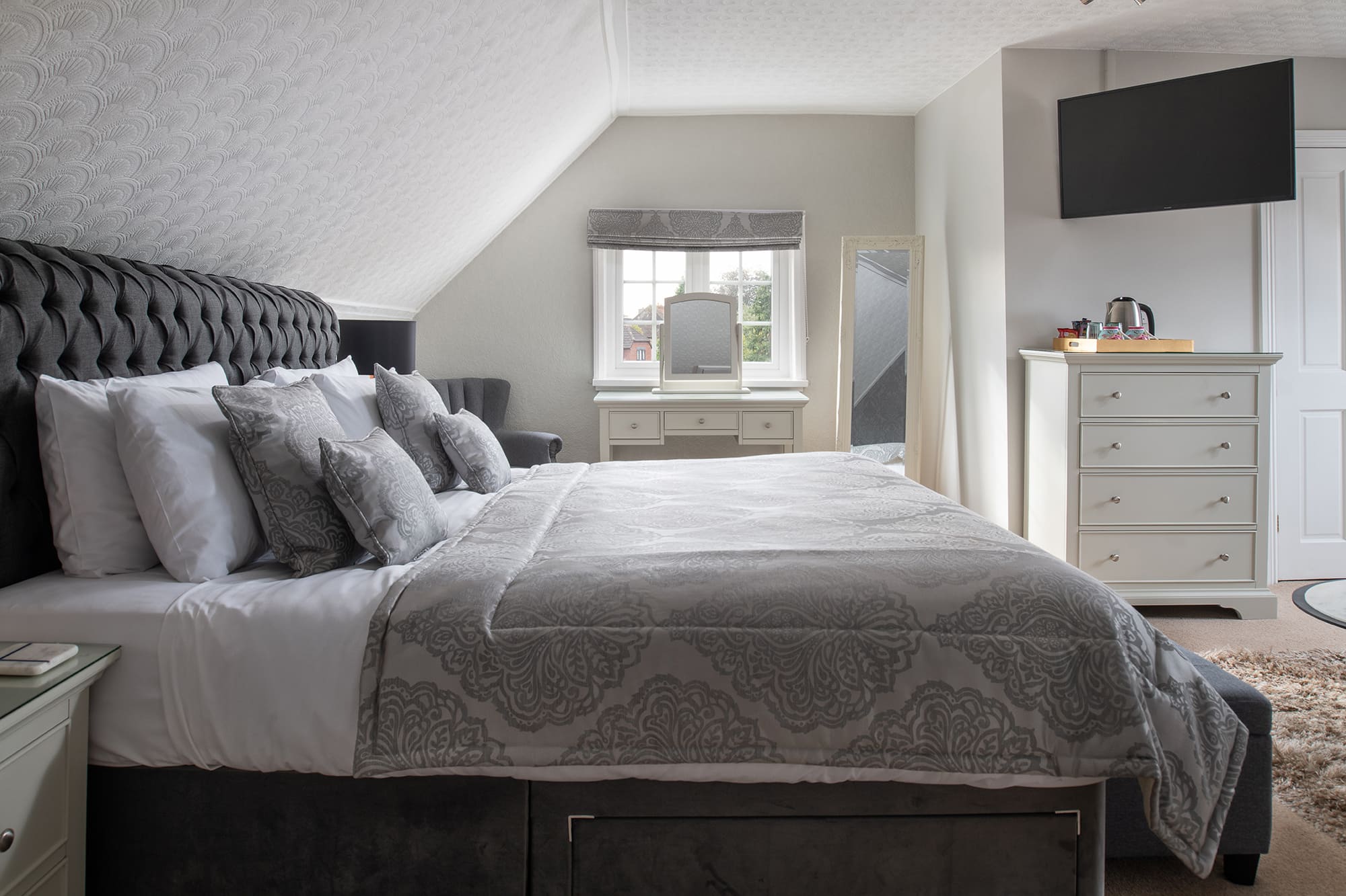 Superior Suite with super king bed at Springfield House B&B, Coleshill near NEC Birmingham
